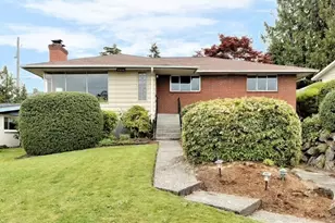 7051 S Lakeridge Dr, Seattle, WA 98178 - Photo 1