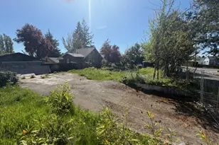 2416 11th St, Bremerton, WA 98312 - Photo 1