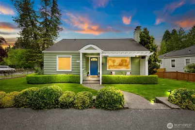 2660 36th Avenue W, Seattle, WA 98199 - Photo 1