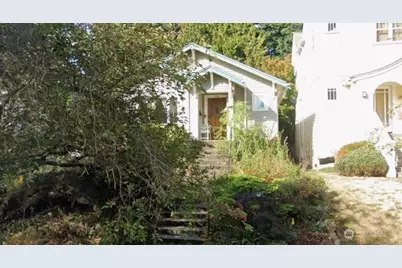 8055 Corliss Avenue N, Seattle, WA 98103 - Photo 1