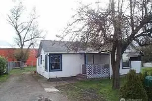 127 12th St SE, Puyallup, WA 98372 - Photo 1