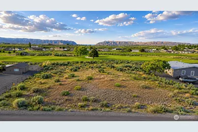 877 Desert Aire Drive SW, Mattawa, WA 99349 - Photo 1