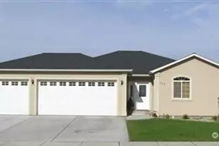 325 N Crestview Dr, Moses Lake, WA 98837 - Photo 1