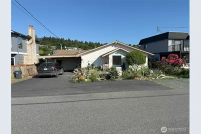 8201 Sandy Hook Drive, Clinton, WA 98236 - Photo 1