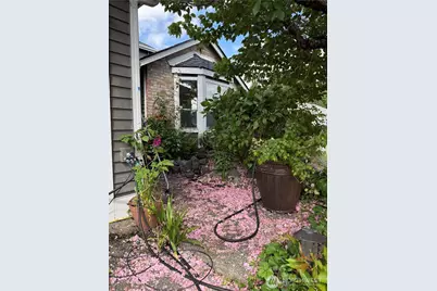 5202 NE 18th Court, Renton, WA 98059 - Photo 1