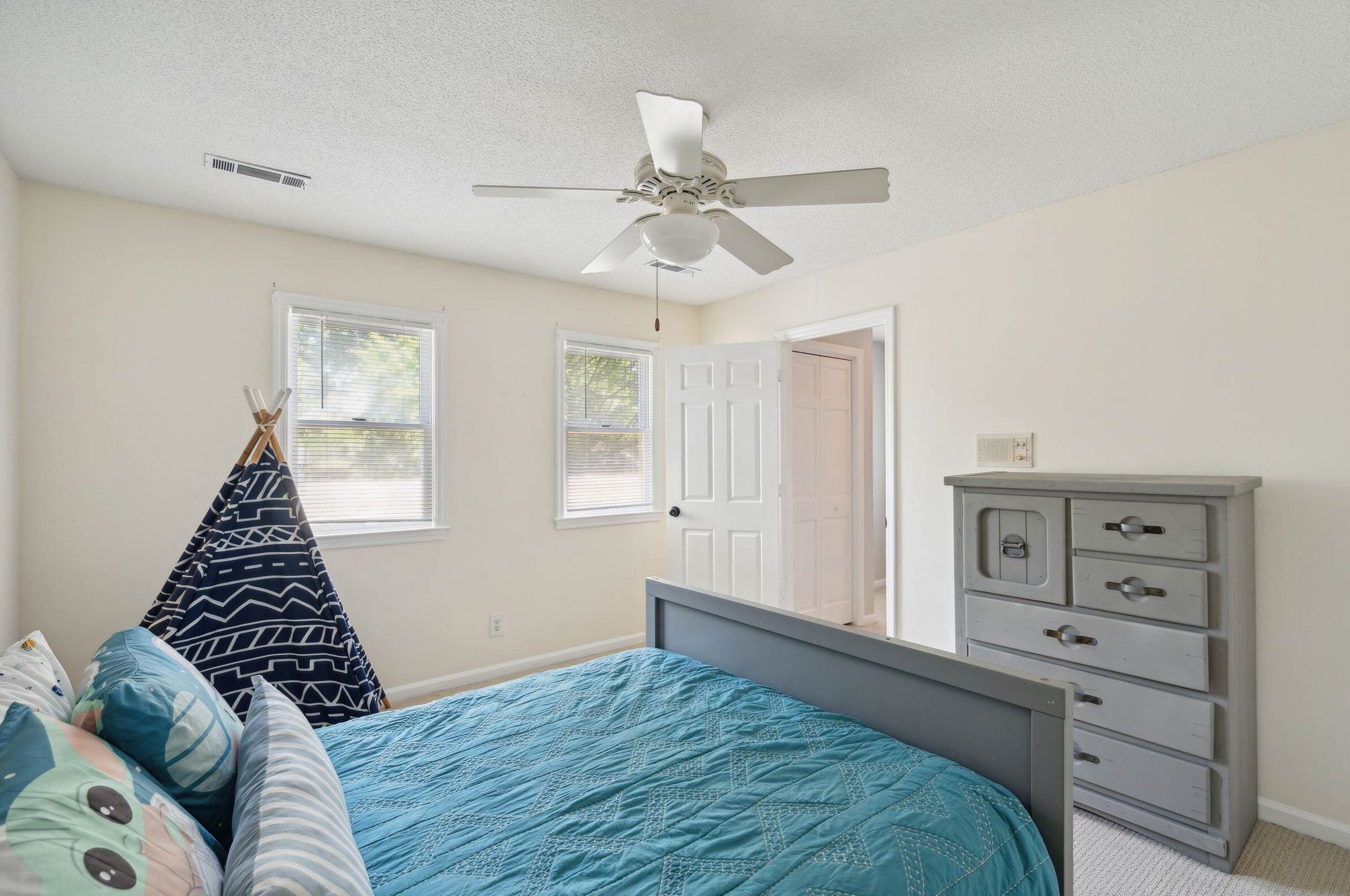 16 Arabian Dr, Charleston SC  29407-9678 exterior