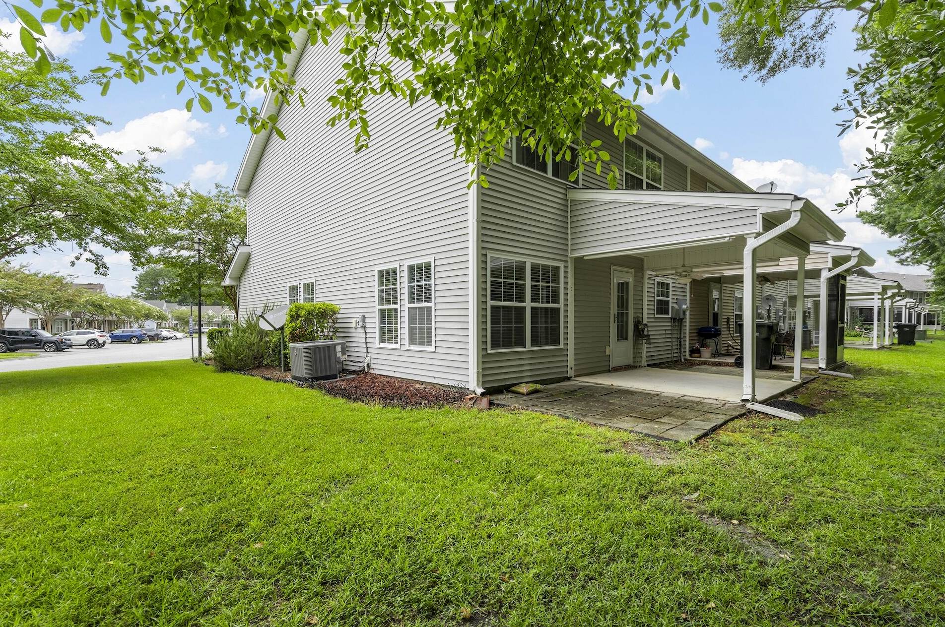 201 Jackson St, Charleston SC 29445-4701 exterior