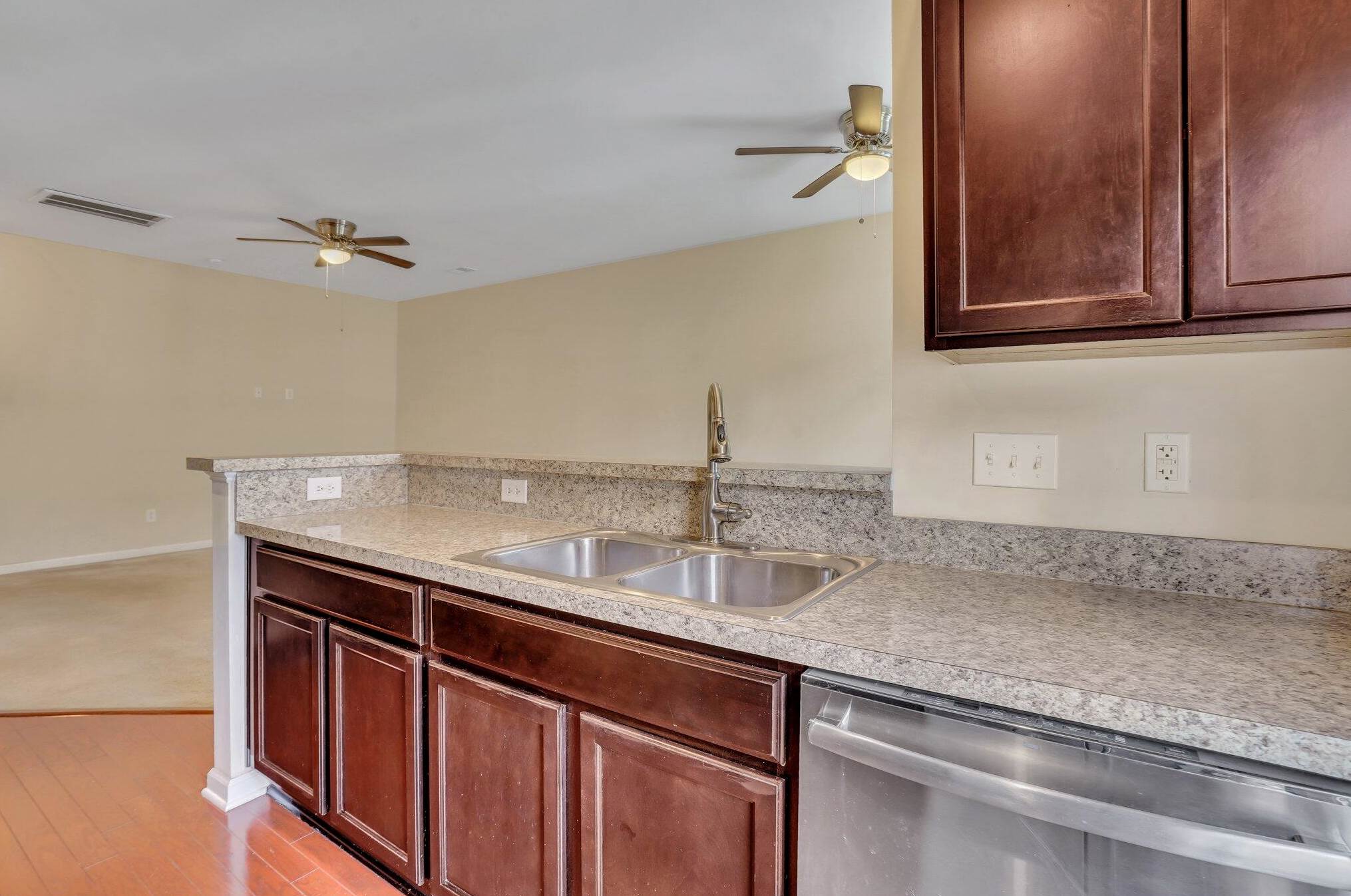 2504 Stadium Dr, Charleston SC  29406-6606 exterior