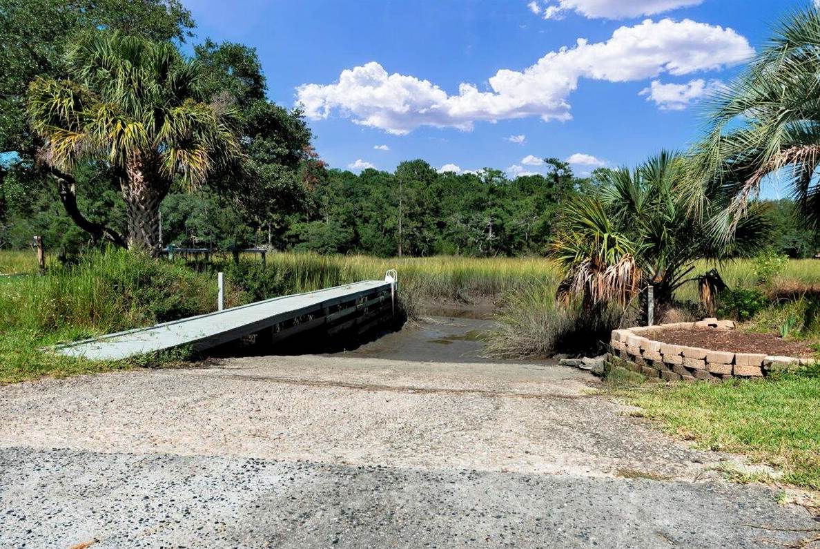 234 Ashmont Dr, Charleston SC 29492-7811 exterior