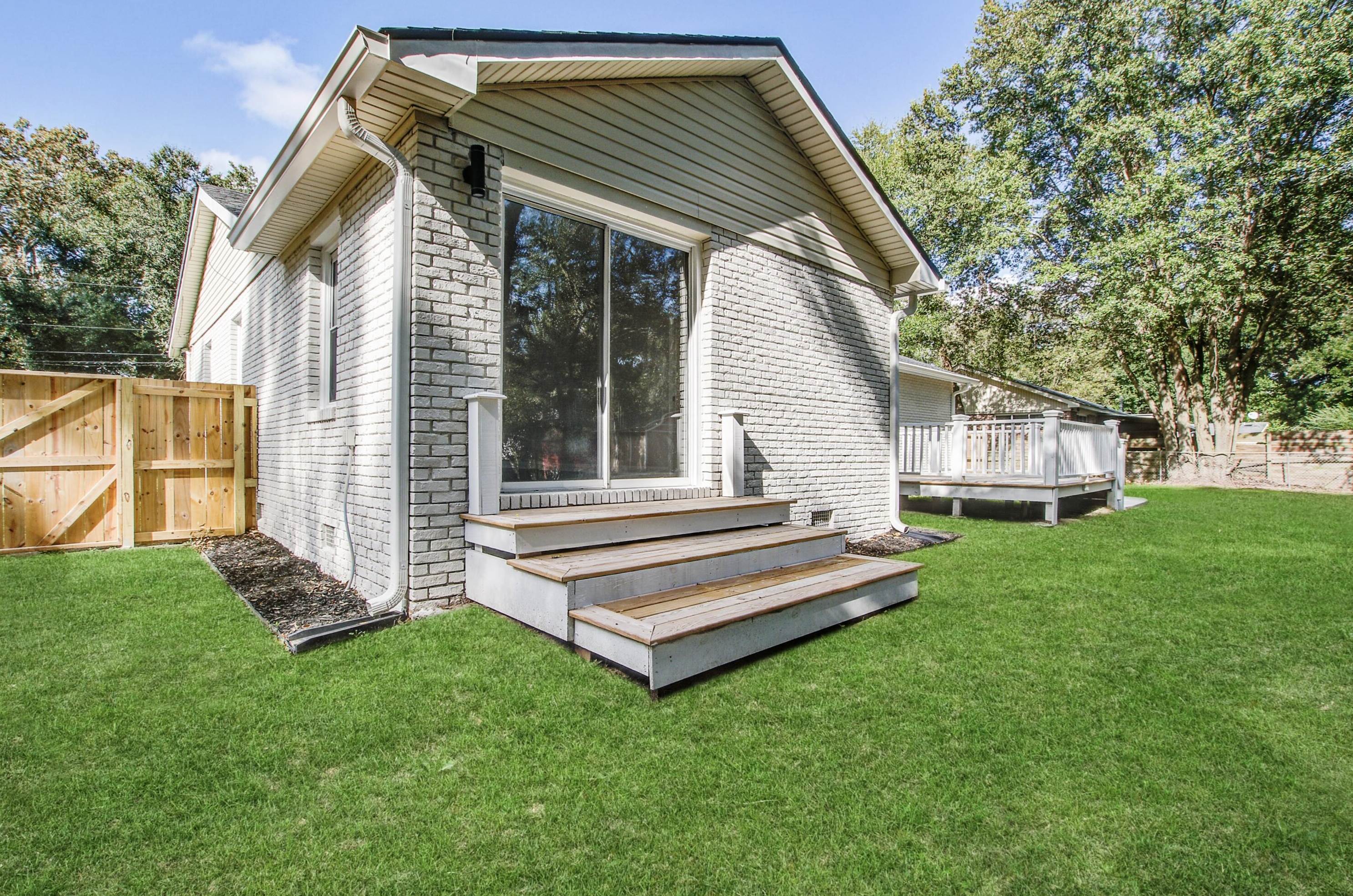 4767 Constellation Dr, Charleston SC 29418-3402 exterior