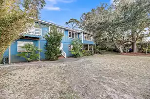 702 Erie Ave E, Folly Beach, SC 29439 - Photo 5
