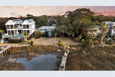 702 Erie Avenue E, Folly Beach, SC 29439 - Photo 11