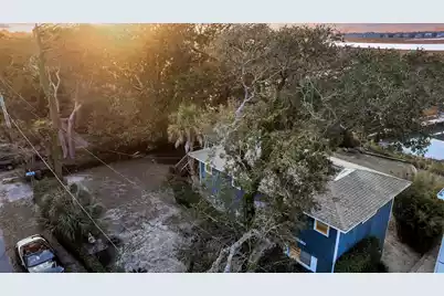 702 Erie Avenue E, Folly Beach, SC 29439 - Photo 9