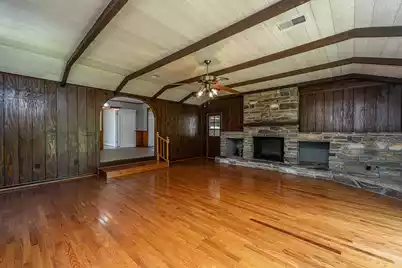 5823 Lakeview Drive, Hanahan, SC 29410 - Photo 9