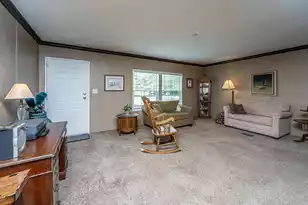 725 Hildebrand Dr, Bonneau, SC 29431 - Photo 5