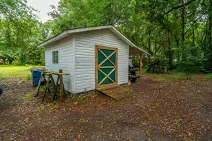 725 Hildebrand Dr, Bonneau, SC 29431 - Photo 33