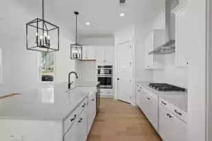 100 Carolina Ave E, Summerville, SC 29483 - Photo 9