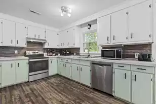 245 Lake Dr, Summerville, SC 29483 - Photo 7