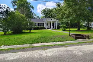 406 Thames St, Manning, SC 29102 - Photo 5