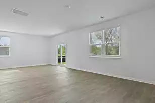 1052 Mulligan Dr, Manning, SC 29102 - Photo 5