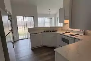 207 Apache Dr, Summerville, SC 29483 - Photo 11