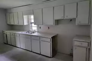 953 Dixie St, Florence, SC 29501 - Photo 5