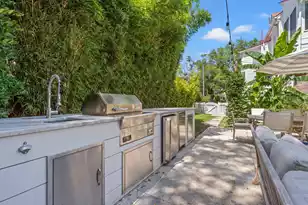 107 Bennett St, Mount Pleasant, SC 29464 - Photo 9