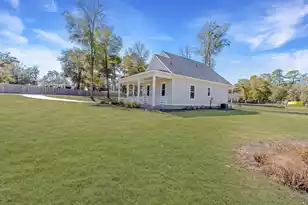 1025 Folly Dr, Summerton, SC 29148 - Photo 3