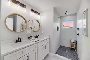 65 Simons St, Charleston, SC 29403 - Photo 13