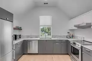 19 Mobile St, Mount Pleasant, SC 29464 - Photo 43