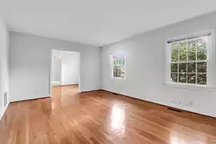 1006 Lakeview Dr, Mount Pleasant, SC 29464 - Photo 3