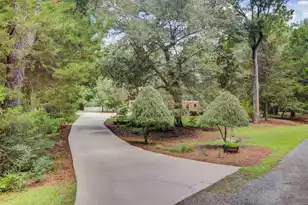 123 Pelzer Dr, Summerville, SC 29485 - Photo 5