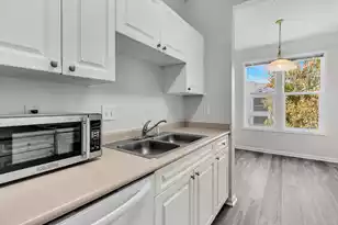 1833 Chatelain Way, Mount Pleasant, SC 29464 - Photo 7