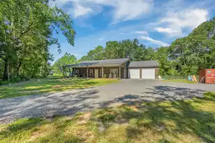 818 Frasier Ln, Pineville, SC 29468 - Photo 3