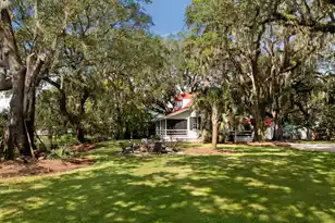 127 Oak St, McClellanville, SC 29458 - Photo 5