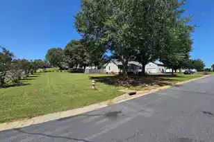 310 Templeton Dr, Spartanburg, SC 29306 - Photo 11