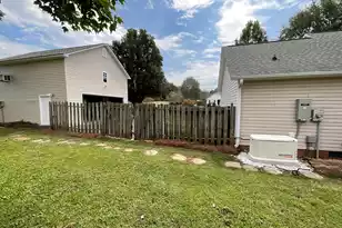 310 Templeton Dr, Spartanburg, SC 29306 - Photo 9