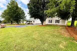 310 Templeton Dr, Spartanburg, SC 29306 - Photo 13