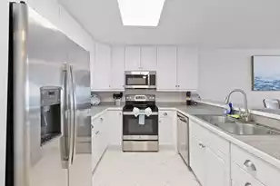 9002 Palmetto Dr, Isle Of Palms, SC 29451 - Photo 9