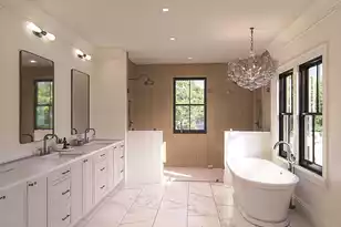 305 Queens Ct Ct, Mount Pleasant, SC 29464 - Photo 9