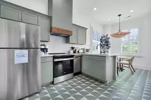 169 Spring St, Charleston, SC 29403 - Photo 5