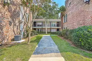870 Colony Dr, Charleston, SC 29407 - Photo 1