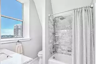 55 Ashley Ave, Charleston, SC 29401 - Photo 11