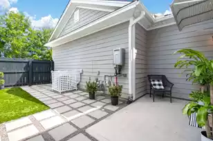 2064 Promenade Ct, Mount Pleasant, SC 29466 - Photo 3