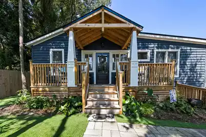 212 Hudson Avenue E, Folly Beach, SC 29439 - Photo 1