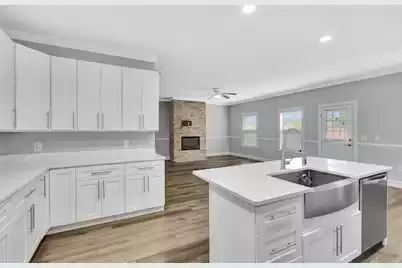 2703 Surrey Drive E, North Charleston, SC 29405 - Photo 11