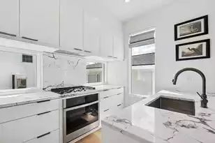 199 Fishburne St, Charleston, SC 29403 - Photo 9