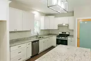 438 Locust St, Walterboro, SC 29488 - Photo 9