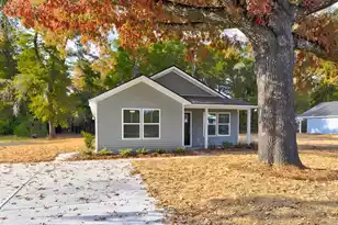 911 Lemacks Street N, Walterboro, SC 29488 - Photo 1