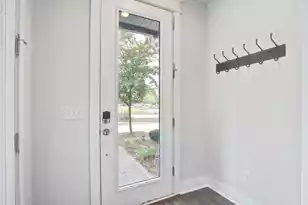 1560 Hancock St, Mount Pleasant, SC 29464 - Photo 5